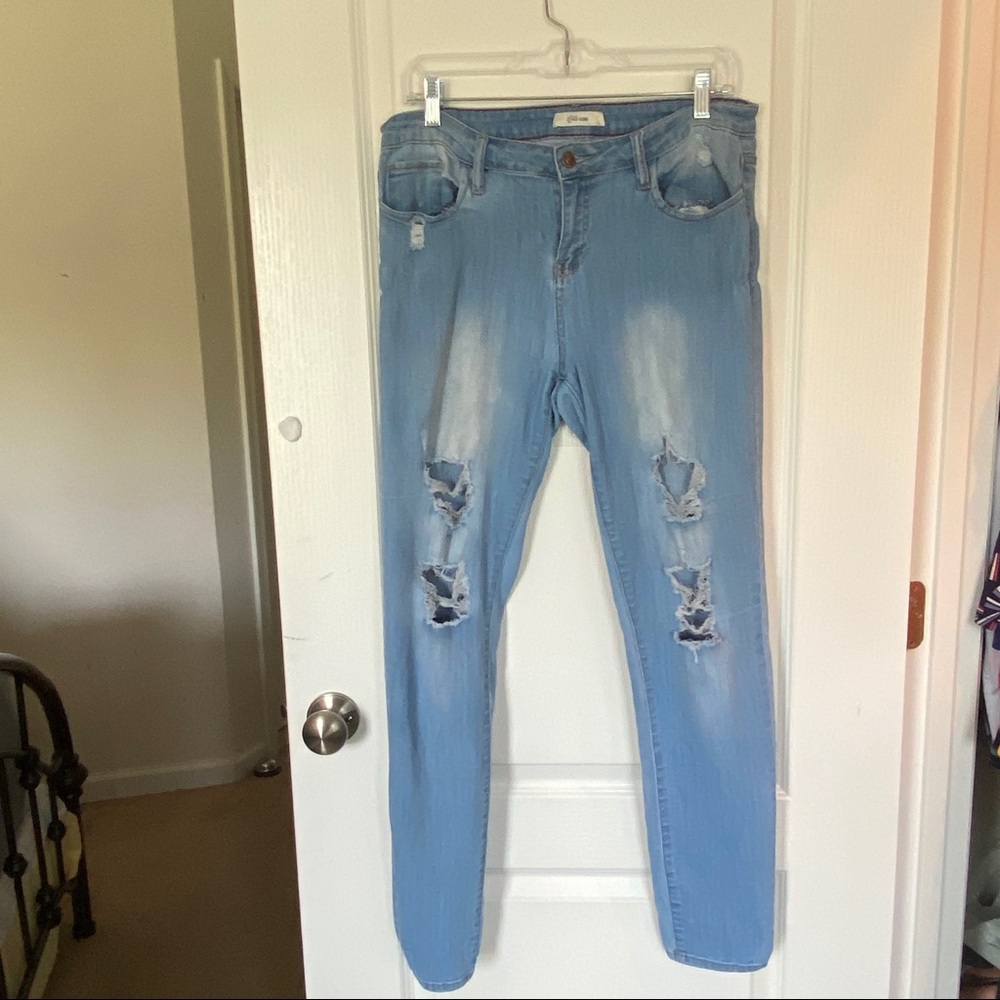 Light blue ripped skinny jeans✨